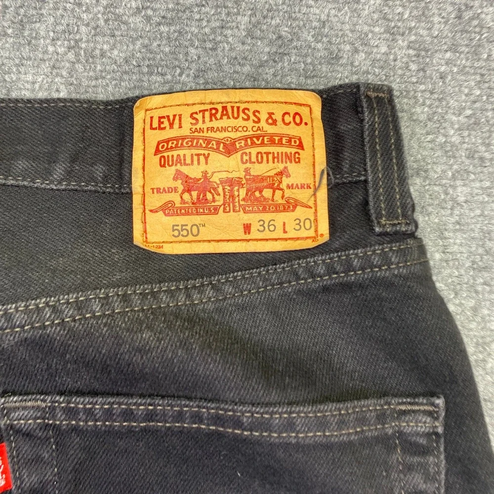 Levis 550 Relaxed Fit Jeans Mens Sz 36 Black Denim Tapered Leg Grunge Reto